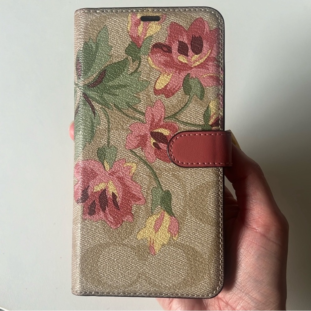 Coach Signature Canvas with Lily Bouquet Print Folio Case for iPhone X or XS